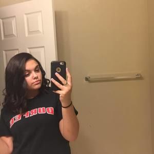 Meet your Posher, Mia